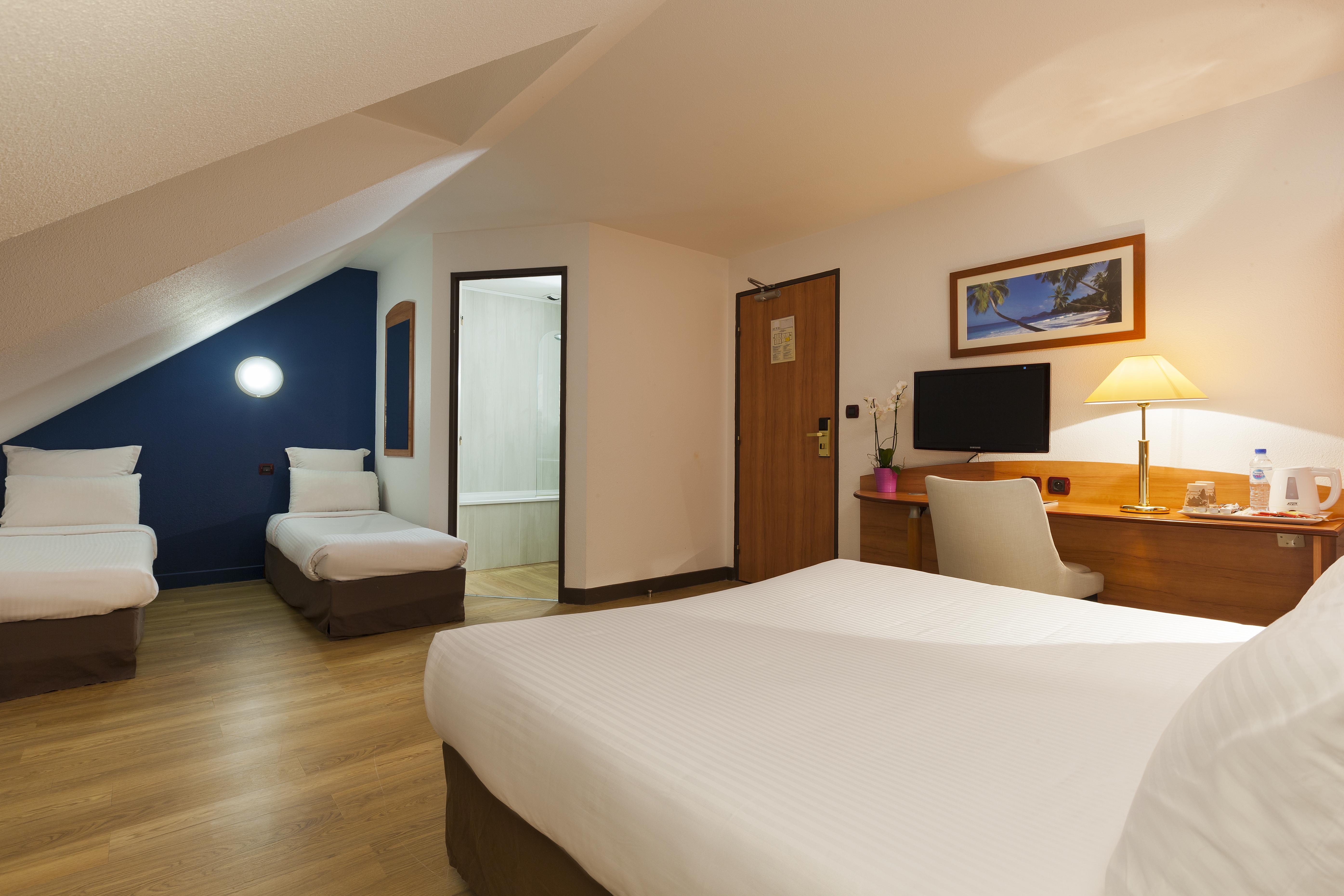 คอมฟอร์ต โฮเต็ล เอฟเรอ Hotel เอเวรอ ภายนอก รูปภาพ