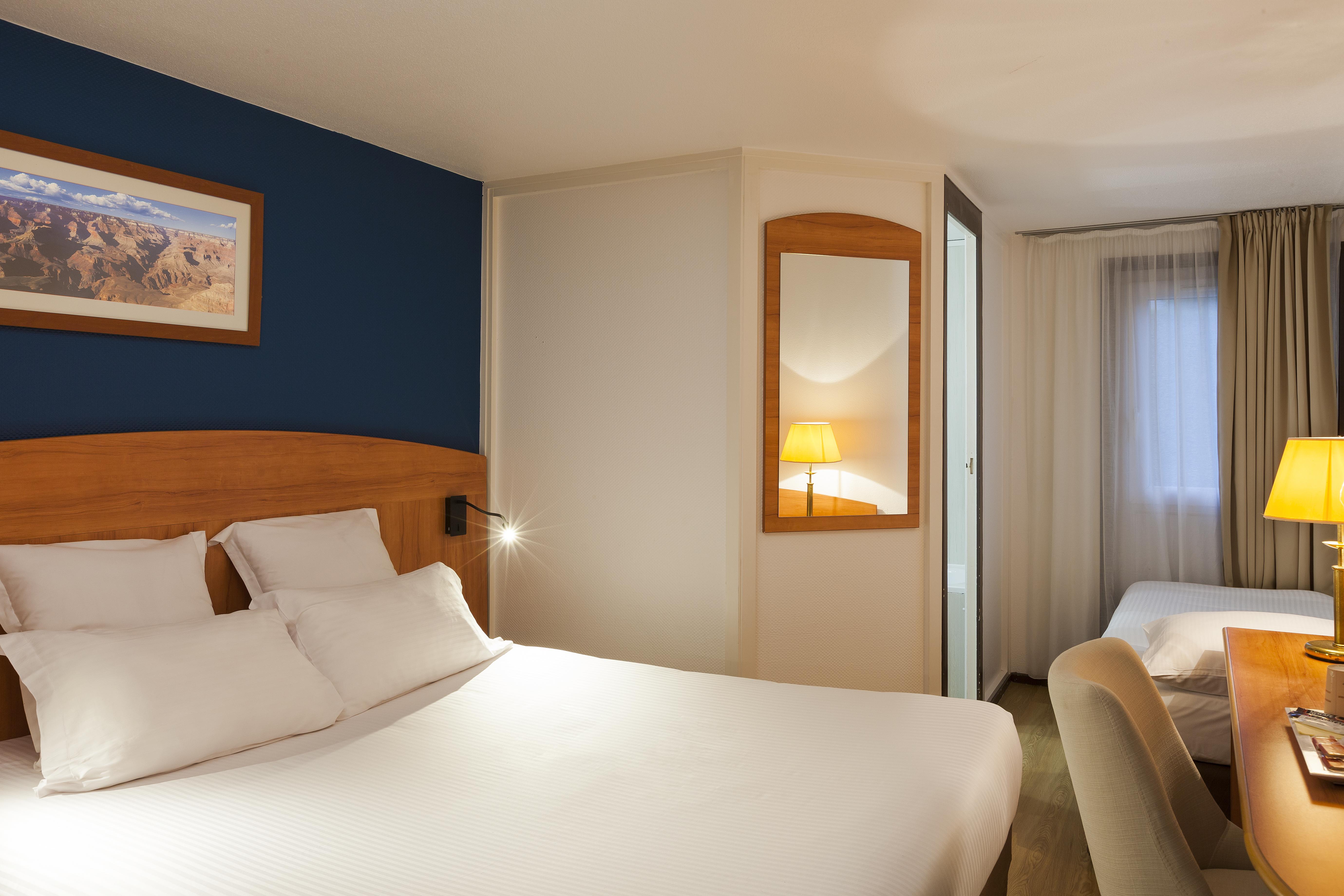 คอมฟอร์ต โฮเต็ล เอฟเรอ Hotel เอเวรอ ภายนอก รูปภาพ