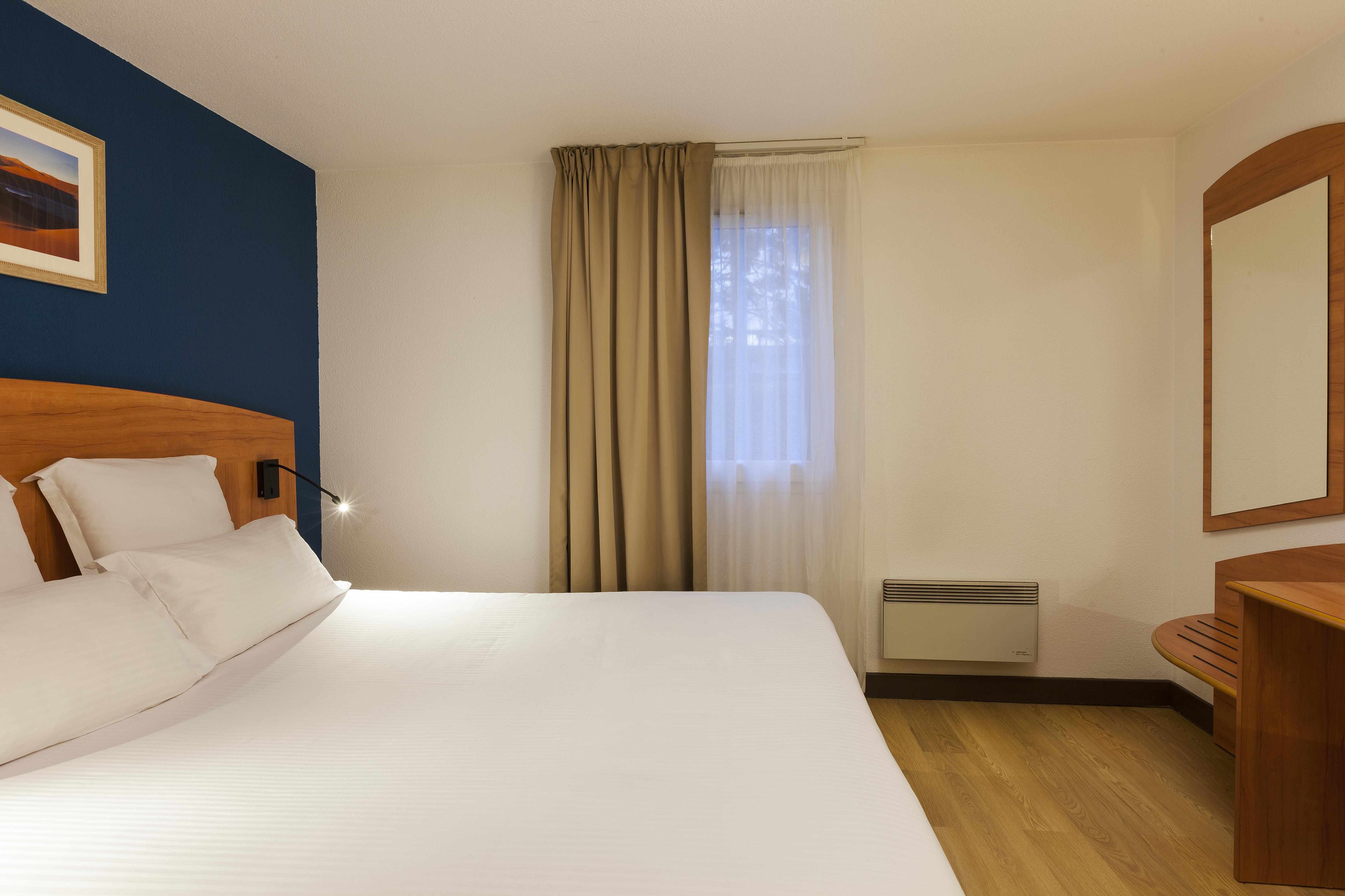 คอมฟอร์ต โฮเต็ล เอฟเรอ Hotel เอเวรอ ภายนอก รูปภาพ