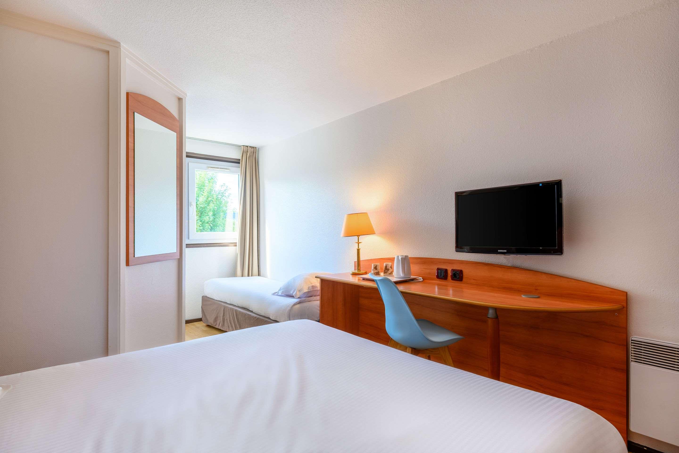 คอมฟอร์ต โฮเต็ล เอฟเรอ Hotel เอเวรอ ภายนอก รูปภาพ